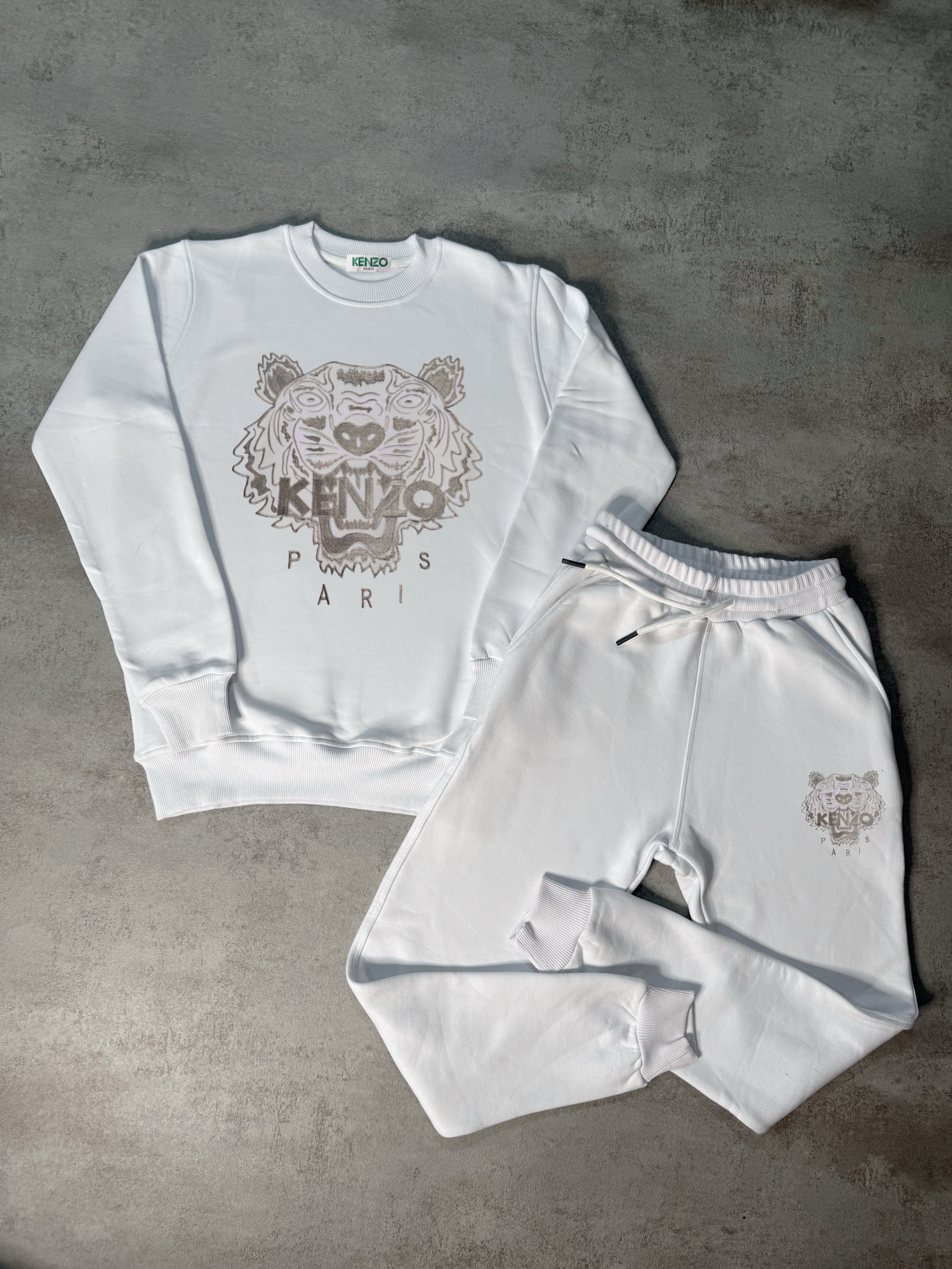 CHANDAL KENZ0