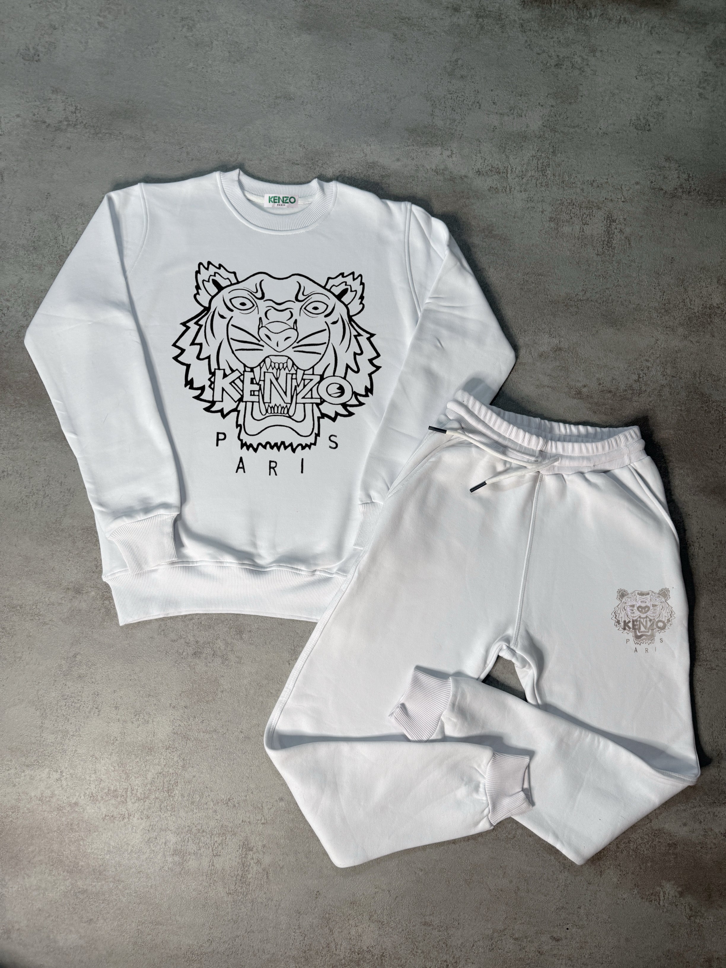 CHANDAL KENZ0
