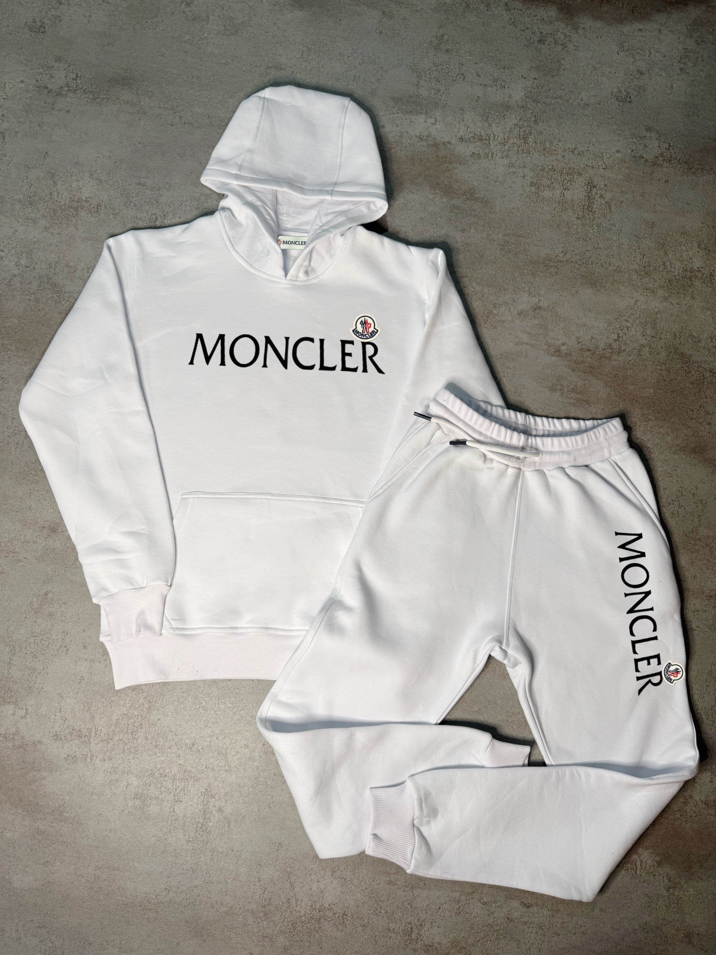 CHANDAL MONCL3R