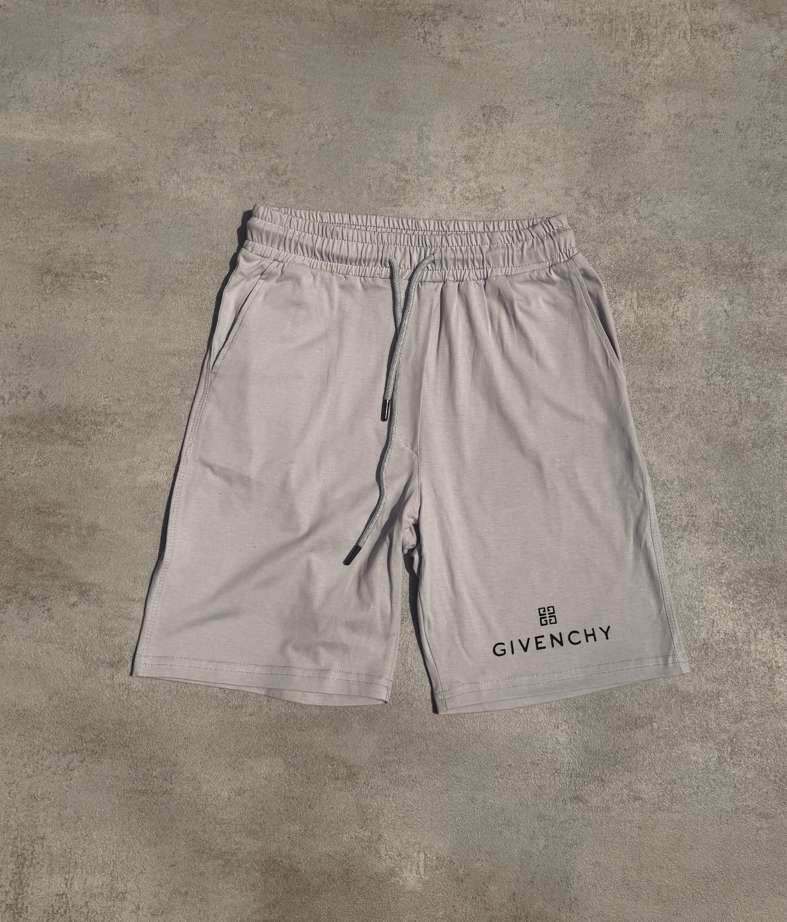 PANTALONES CORTOS GIVENCH¥