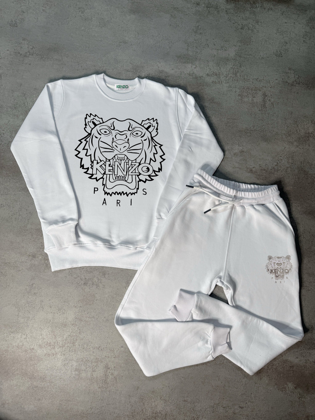 CHANDAL KENZ0
