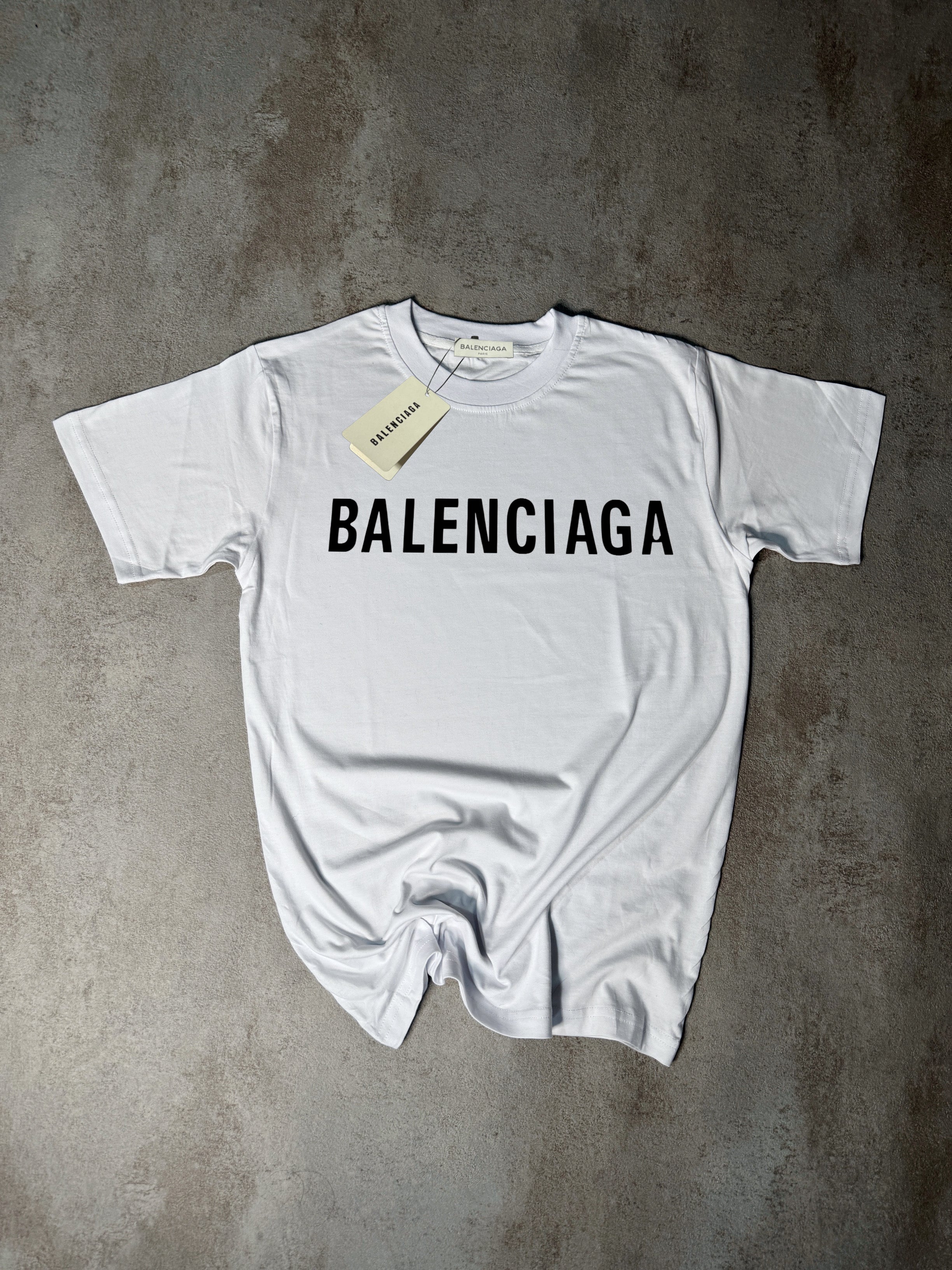 CAMISETA BALENCIAG4