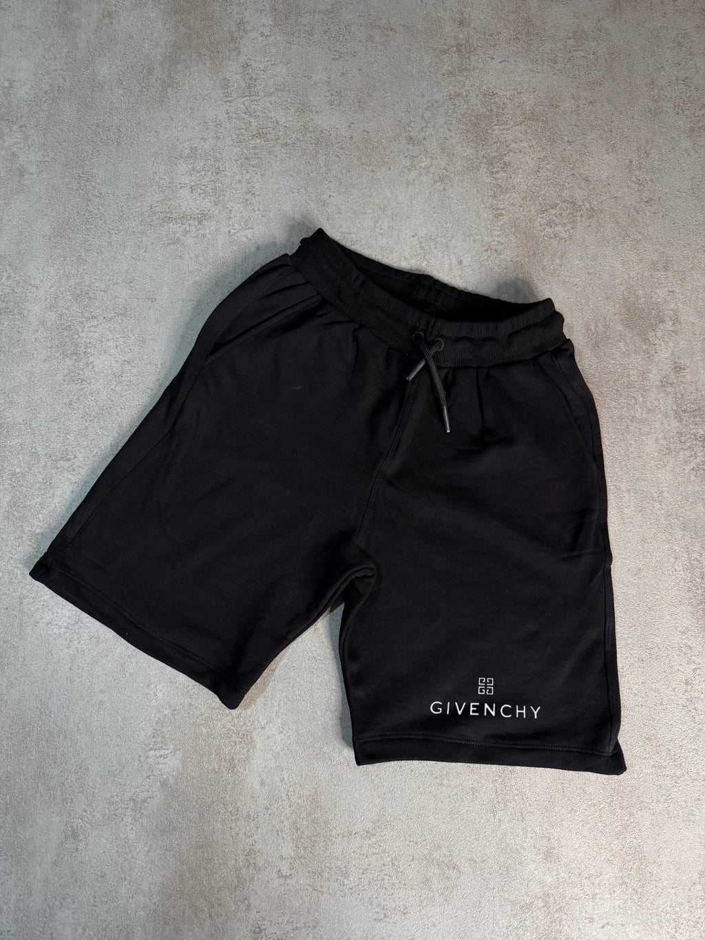 PANTALONES CORTOS GIVENCH¥