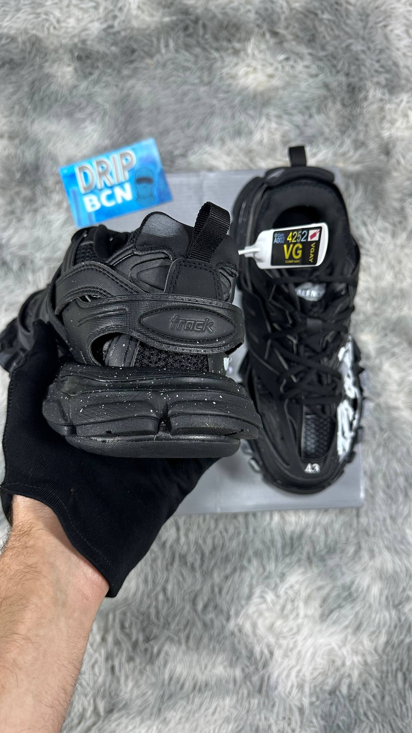 BALENCIAG4 TRACK